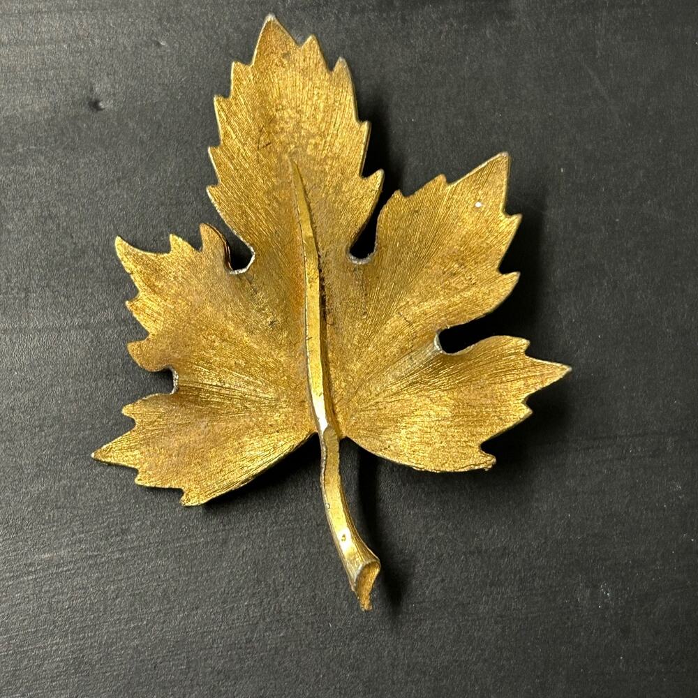 Vintage Manselle Textured Gold Tone Maple Leaf Brooch Signed